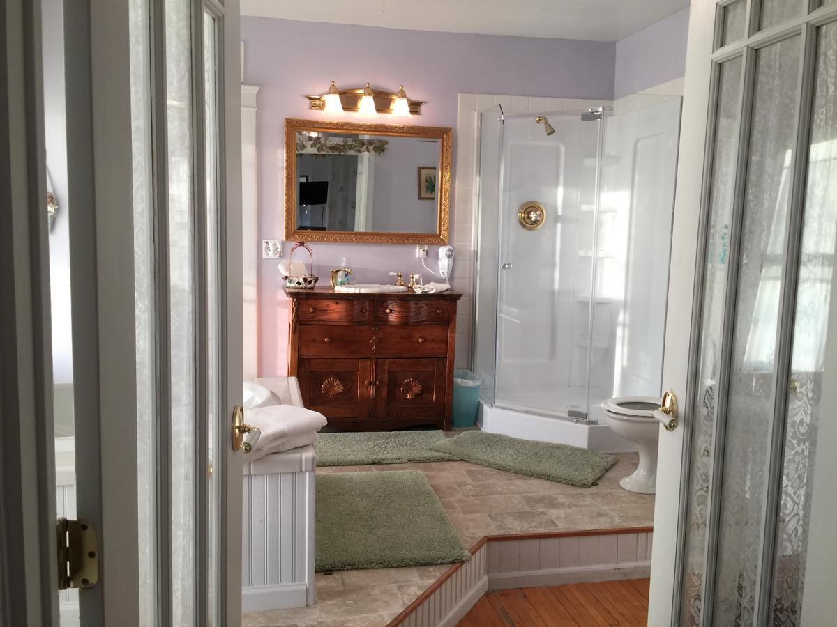 Scarlett House Victorian B & B Janesville Exterior photo