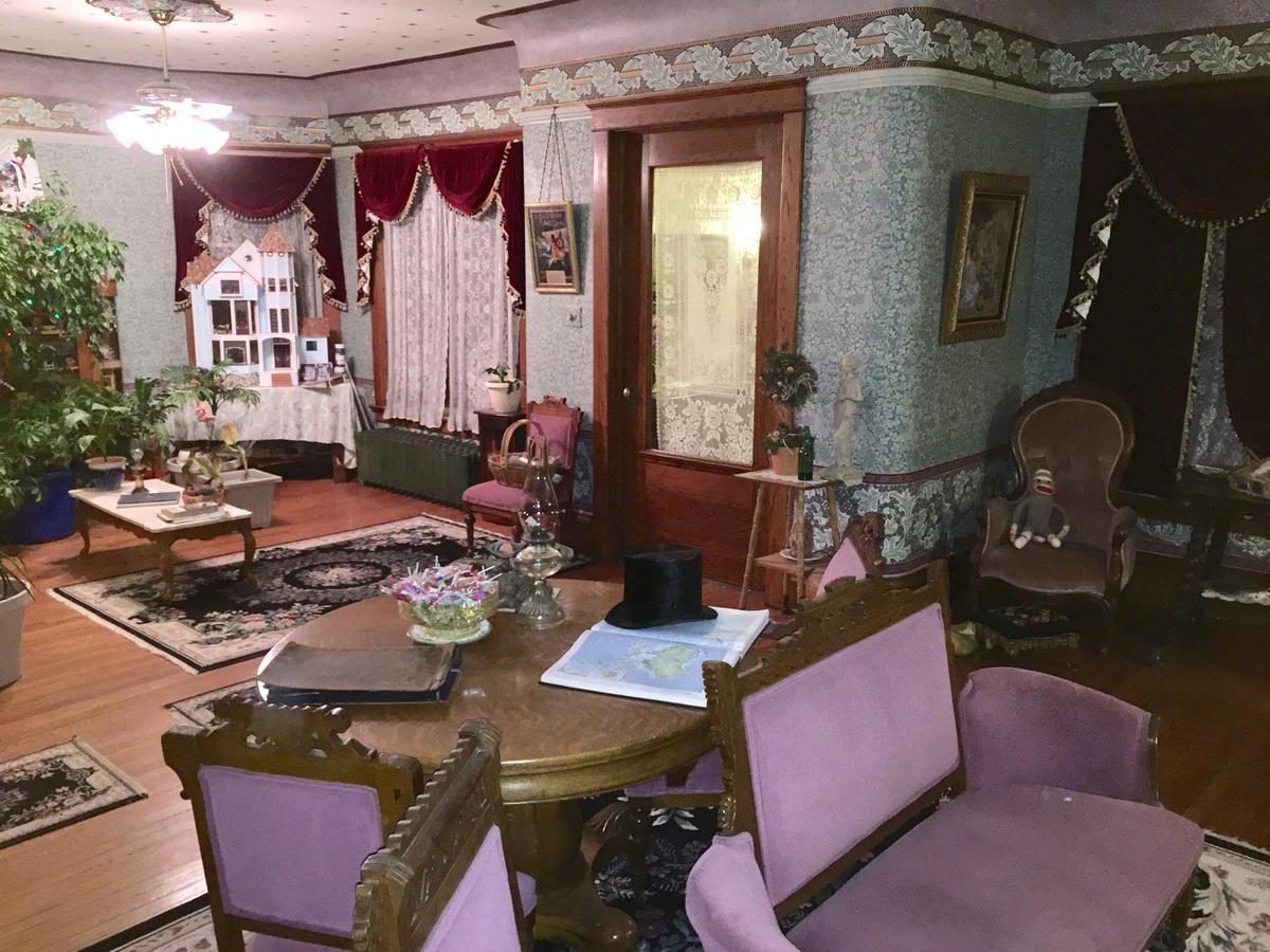Scarlett House Victorian B & B Janesville Exterior photo